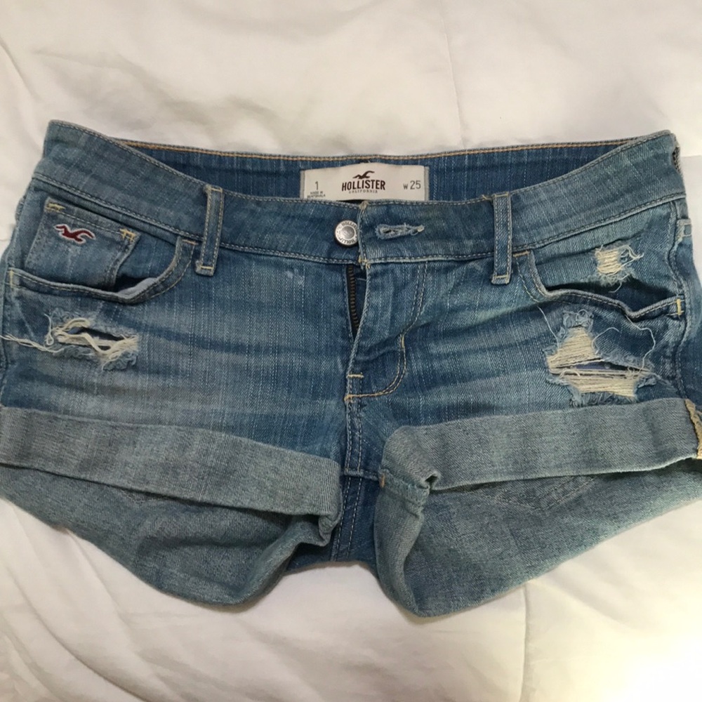 Light washed jean shorts from Hollister!